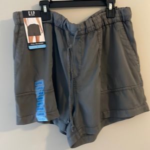 GAP NWT shorts.  Army green with tie waist and pockets.